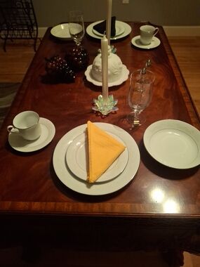 Crown MING Fine China Place Setting For 8 with Subtle Embossed Rim - White&Plat